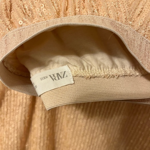 Girls Zara pink sequin party skirt. Size 10 - Picture 4 of 4